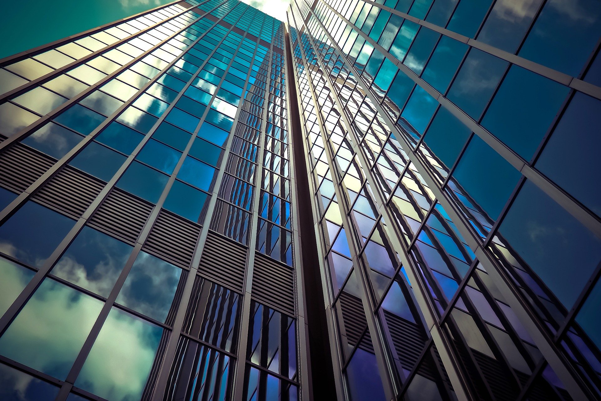 Hochhaus mit Glasfront